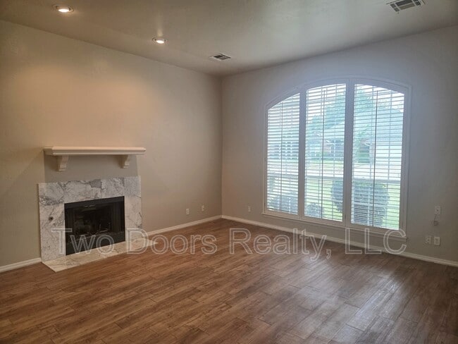 Photo - 13820 Oakmond Rd