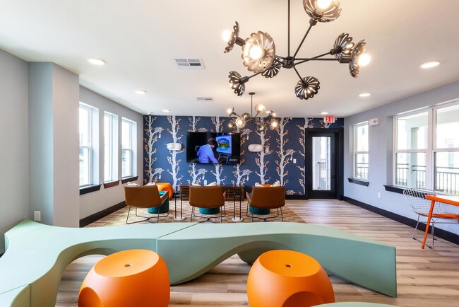 Photo - 1000 E Yager Ln