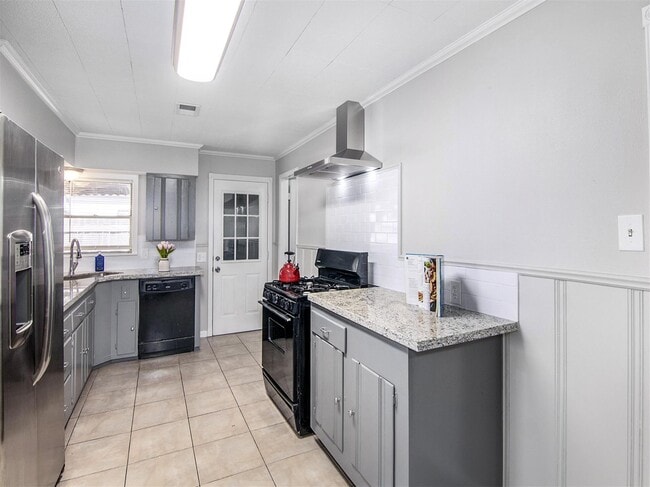 Photo - 2215 Silverbonnet St