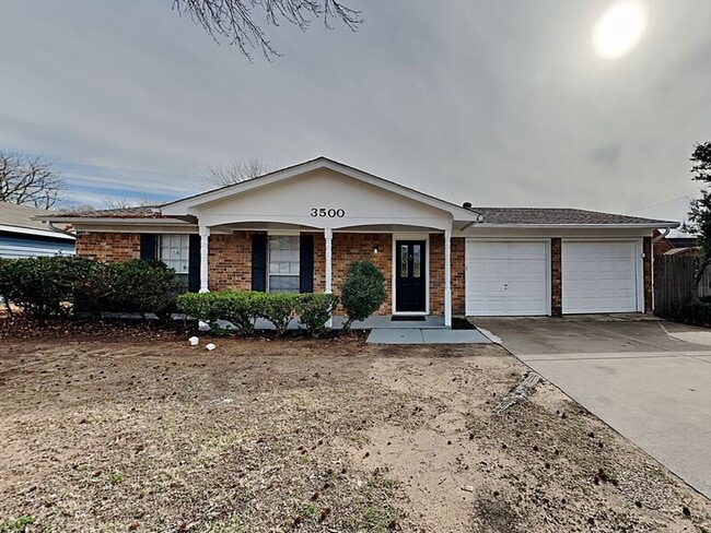 Building Photo - 3500 Brambleton Pl