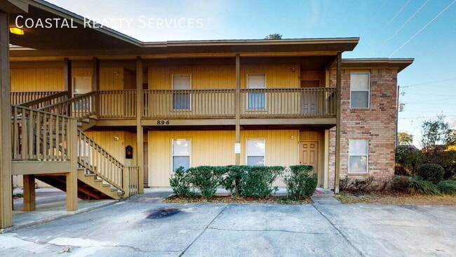 Photo - 896 Silverwood