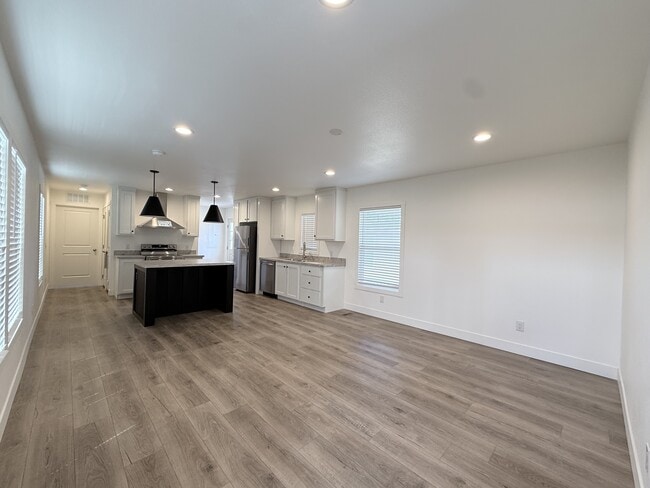Photo - 2060 N Center St