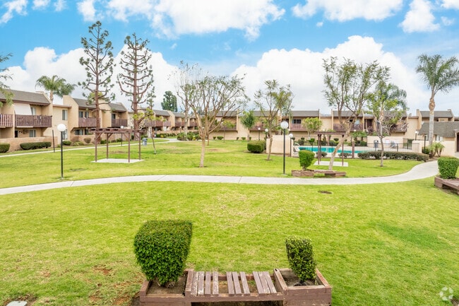 Building Photo - Village Meadows Rental