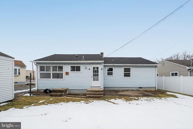 Photo - 1569 Fleming St