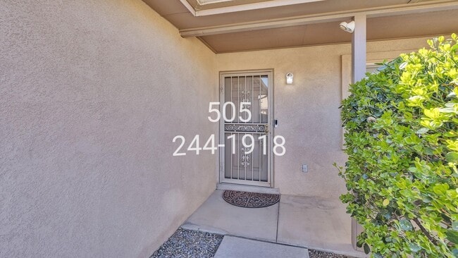 Photo - 6908 Gabbro Ave NE