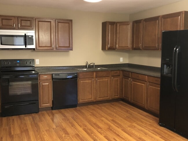 Photo - Convenient South Location!  3 Bedrooms / 2 Bathrooms