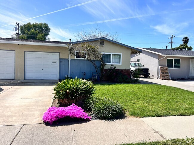 Building Photo - Campbell Duplex: 3 BR 1 BA with Garage & W... Rental