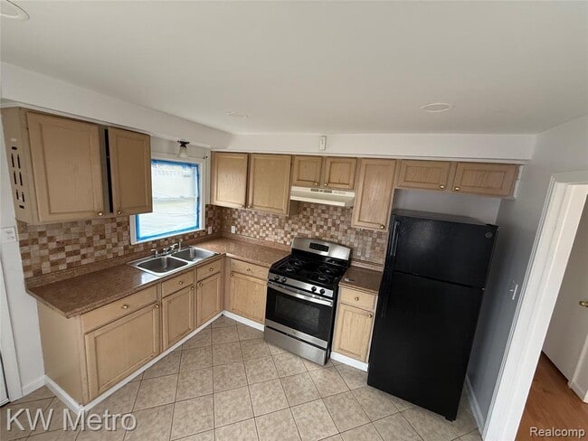 Photo - 386 Amherst St