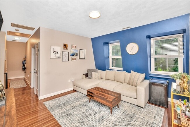 Photo - 80 Linden St Unit B