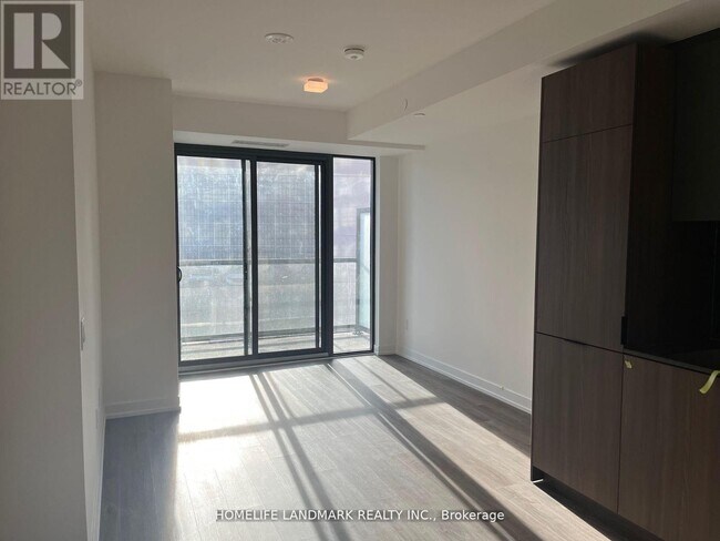 Photo - 28 Eastern Ave Unité 318