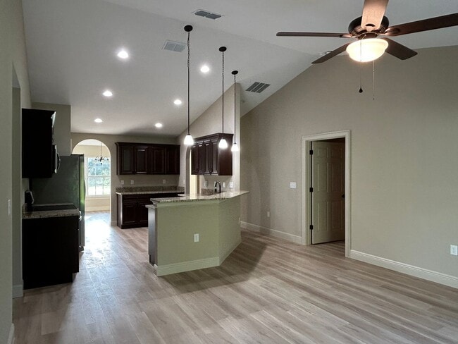 Photo - New Three Bedroom Rental In Marion Oaks