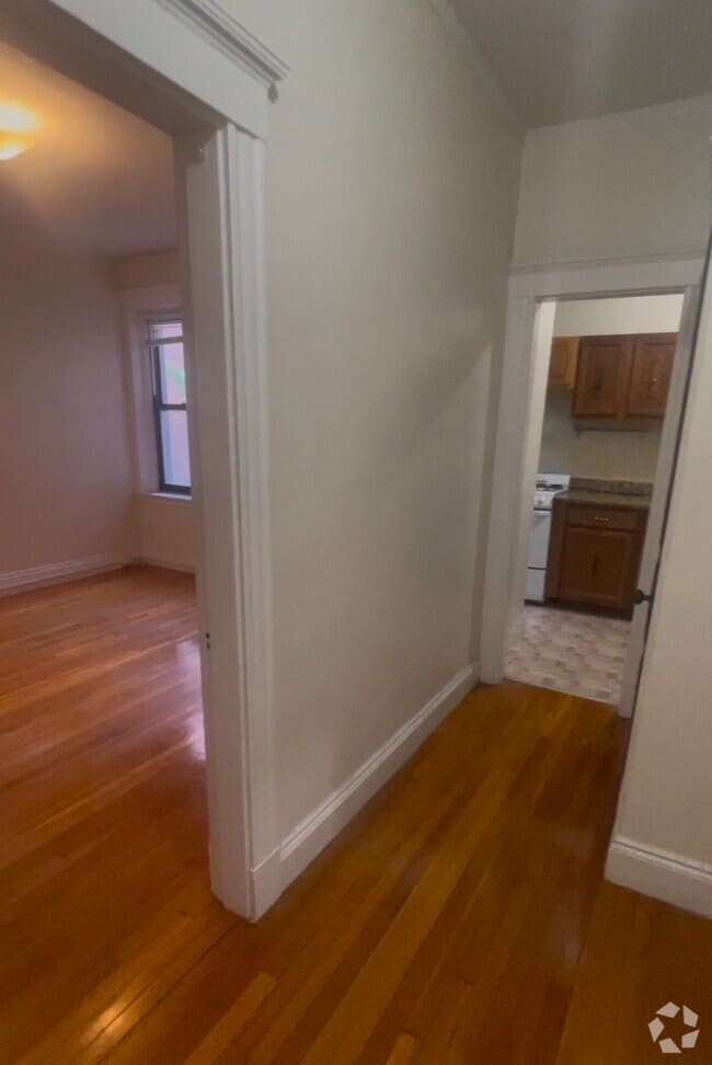 Building Photo - 2 Elm St Rental