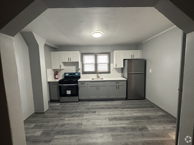 Building Photo - 707 Malcolm Pl Rental