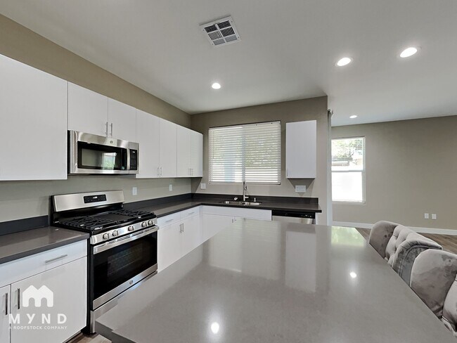 Photo - 3794 Paseo de Paz Ave