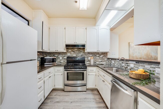 Photo - 1444 El Camino Real