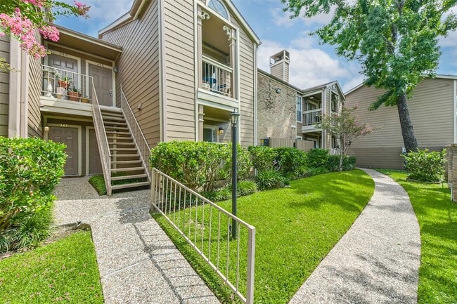 Building Photo - 1860 White Oak Dr Unit 245