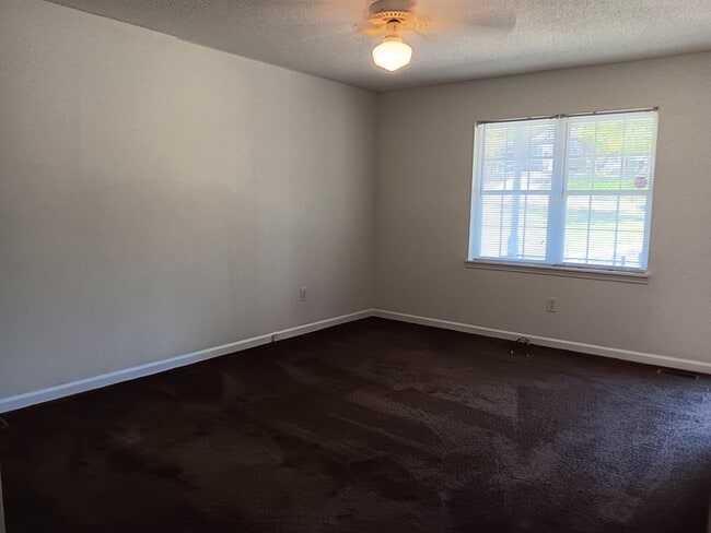 Photo - 743 Treasure Dr SW