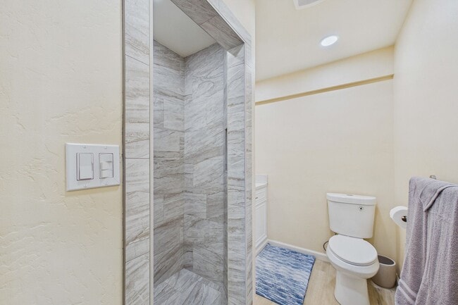 Photo - 1931 A St Unit 1931 A St. #B