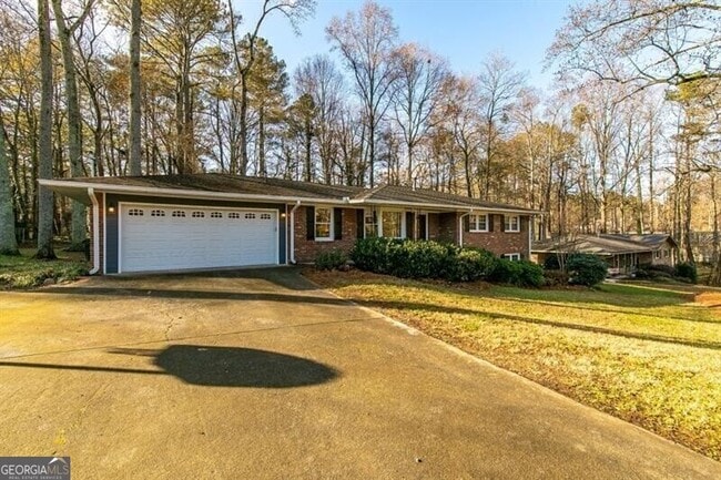 Photo - 2805 Pine Hill Dr