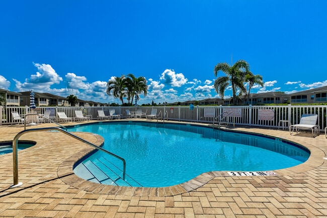 Building Photo - 6634 7th Avenue Cir W Unit La Isla Rental