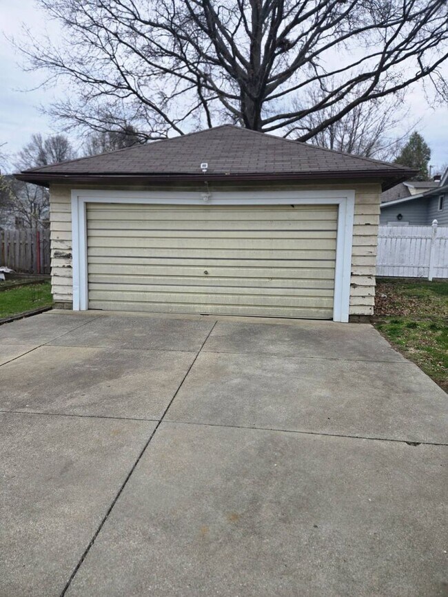 Photo - 245 E Ford Ave Unit 2