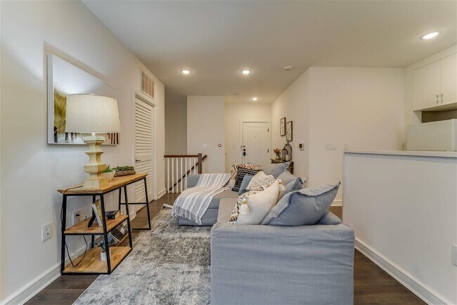 Photo - 972 Summit Ave Unit 408