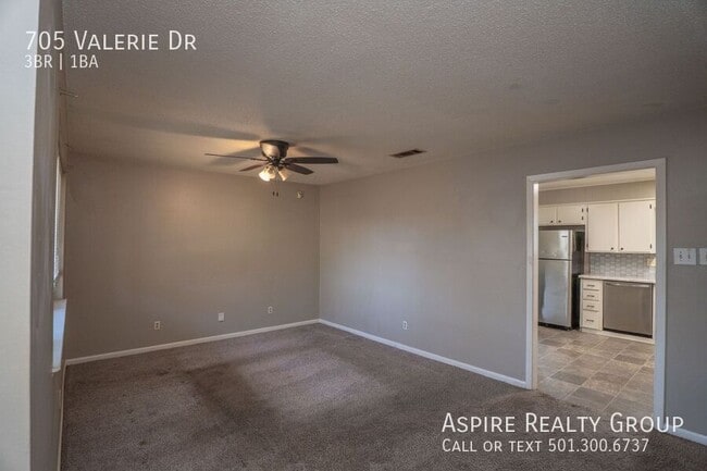 Photo - 705 Valerie Dr