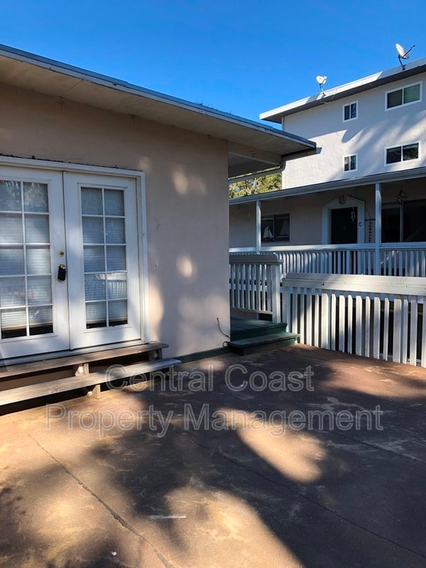Building Photo - 1021 Funston Ave Unit C