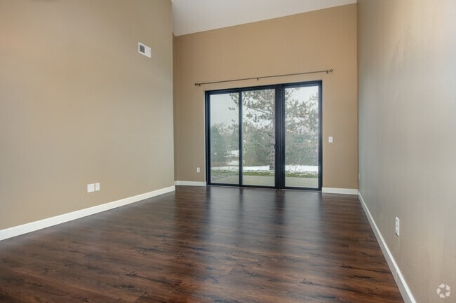 3BR, 2BA - 1550SF
