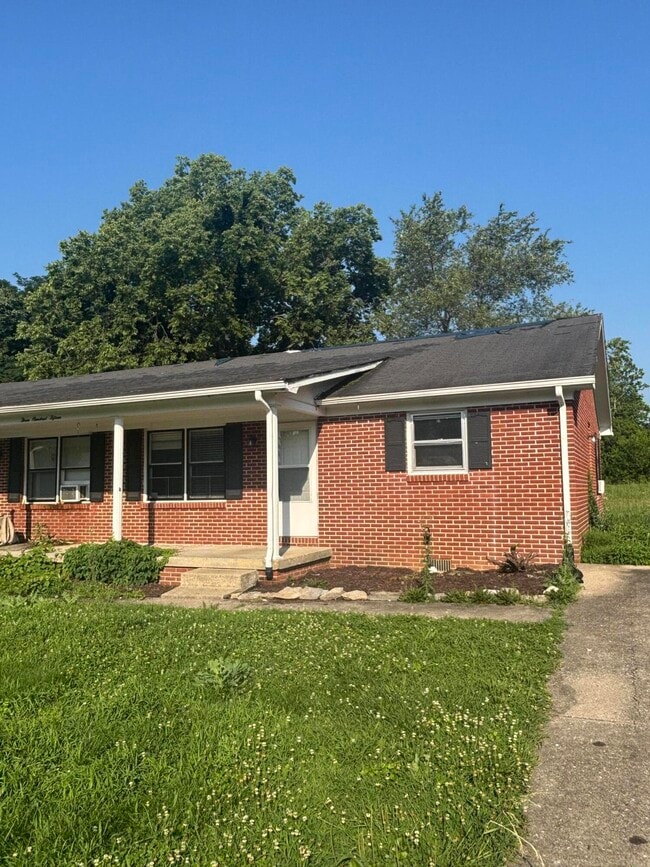 Photo - 315 Garden Park Dr House
