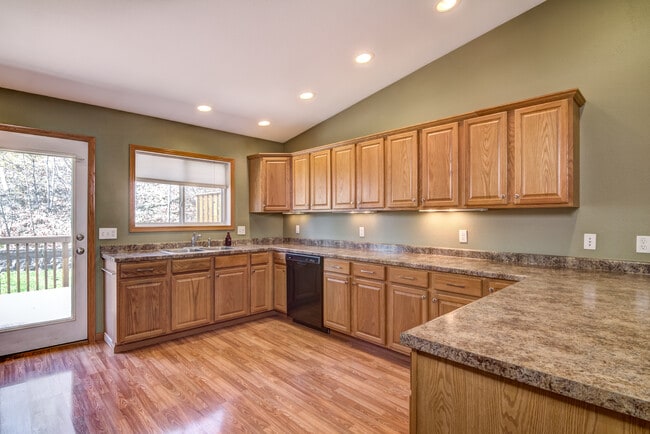 Photo - 3904 London Rd