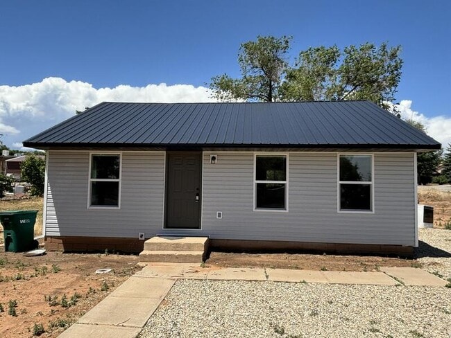 Building Photo - 93 E 400 S Rental