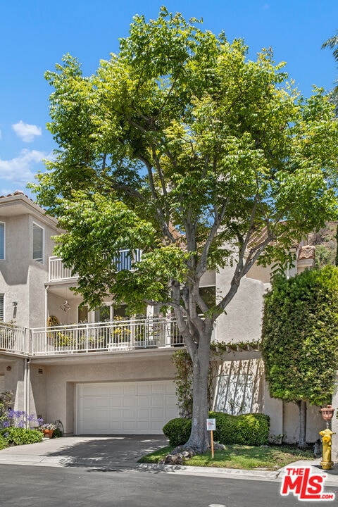 Photo - 682 Palisades Dr