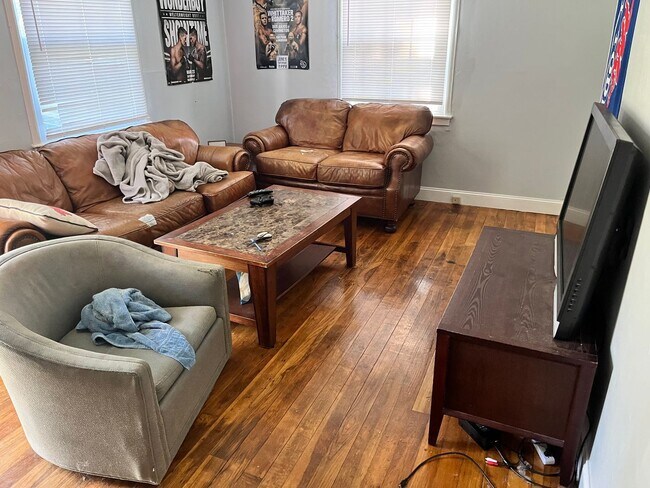 Photo - 2BR/1BA Cottage near Forrest Hills