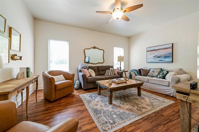 Photo - 201 E 35th St