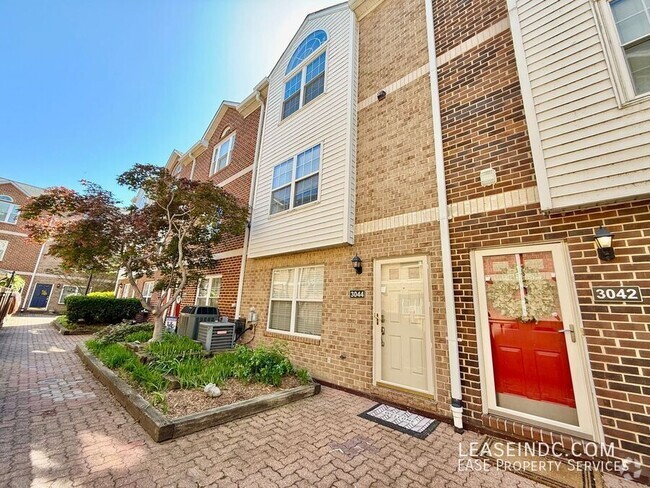 Building Photo - 3044 S Glebe Rd Rental