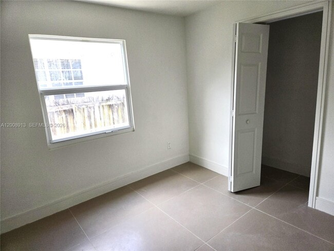Photo - 1002 SW 65th Ave Unidad 1