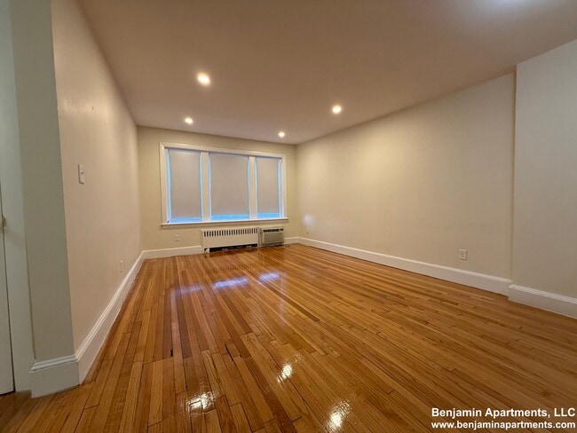 Photo - 93 Lancaster Ter