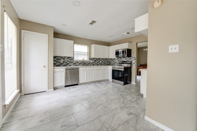 Building Photo - 1411 Township Ct