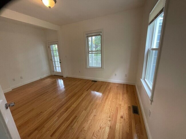Photo - 11 Peters St Unit 2
