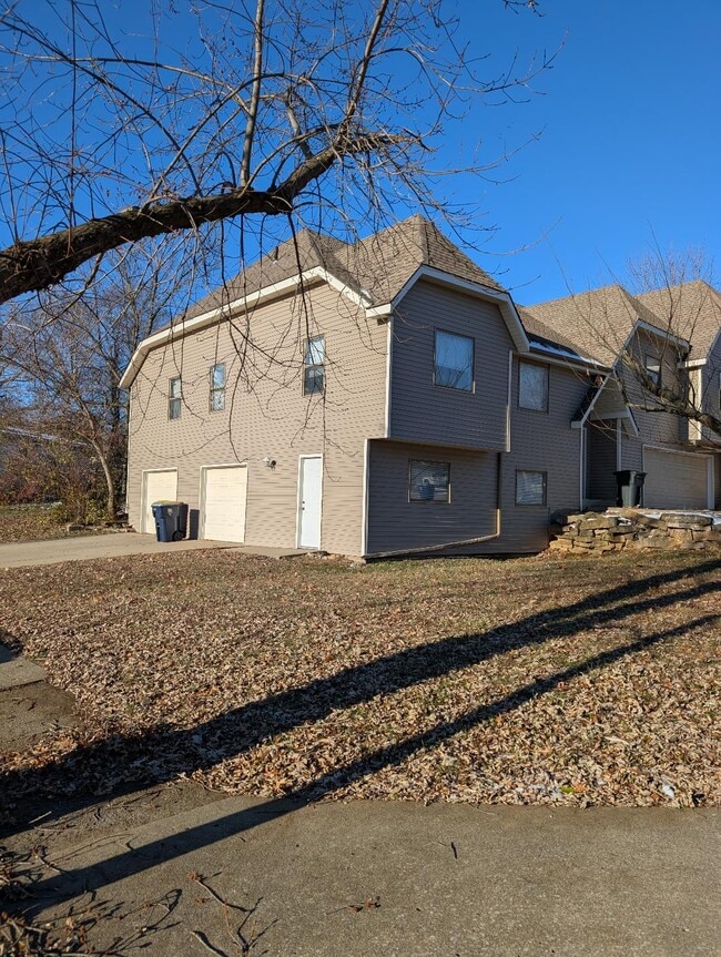 Photo - 6601 NW 70th St