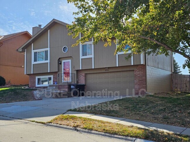 Photo - 8303 Vernon Ave