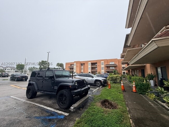 Building Photo - 17530 NW 68th Ave Unit C4010