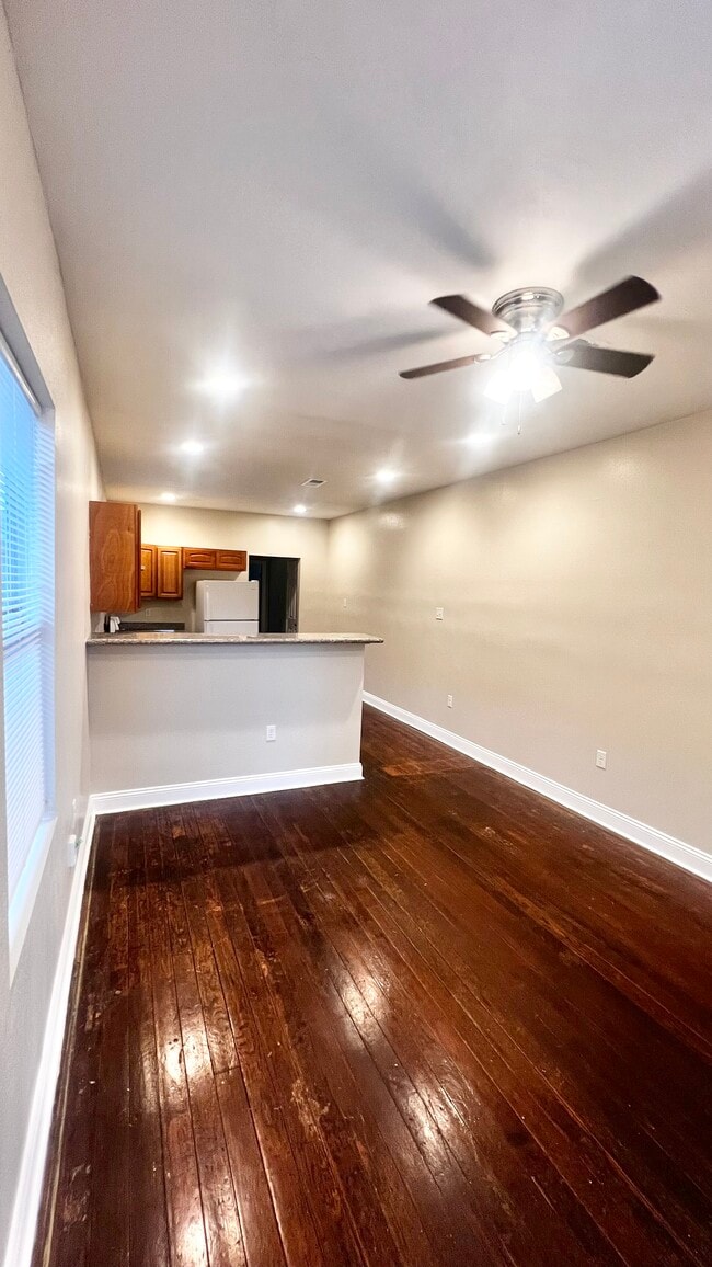 Building Photo - 2483 Verbena St Unit 2483