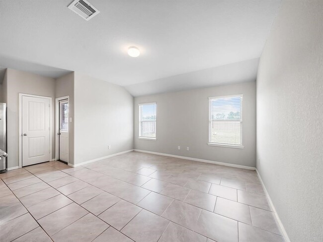 Photo - 29802 Breakwater Dr