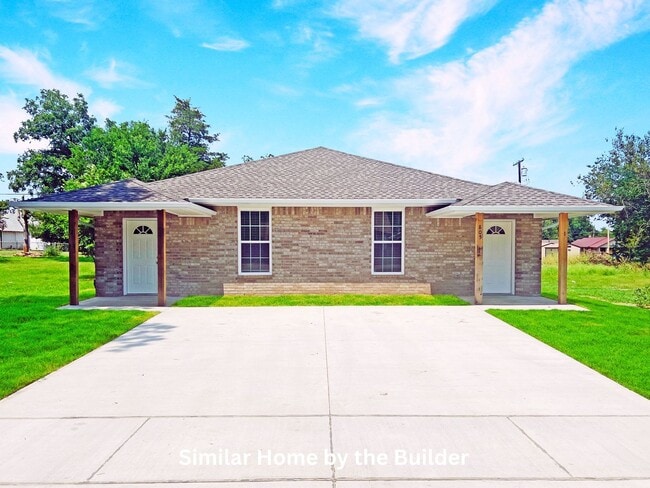 Building Photo - 3-Bed Duplex – Fresh Build & Move-In Ready!