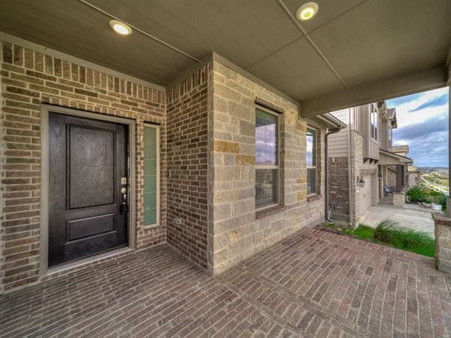 Photo - 2305 Coyote Way