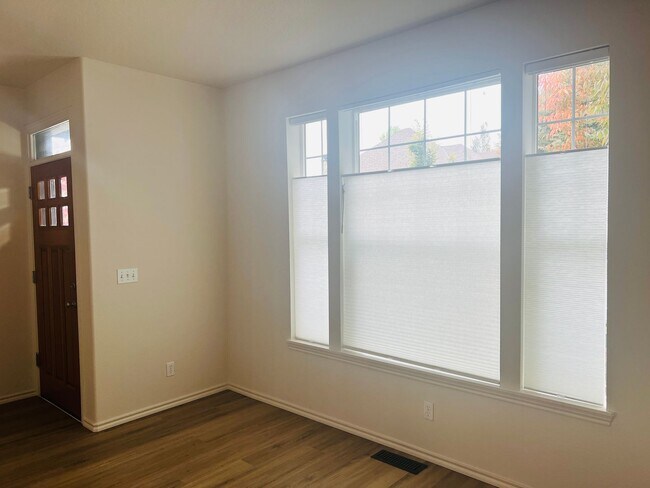 Photo - Wilsonville Villebois Community Offers Spacious End Unit Town Home