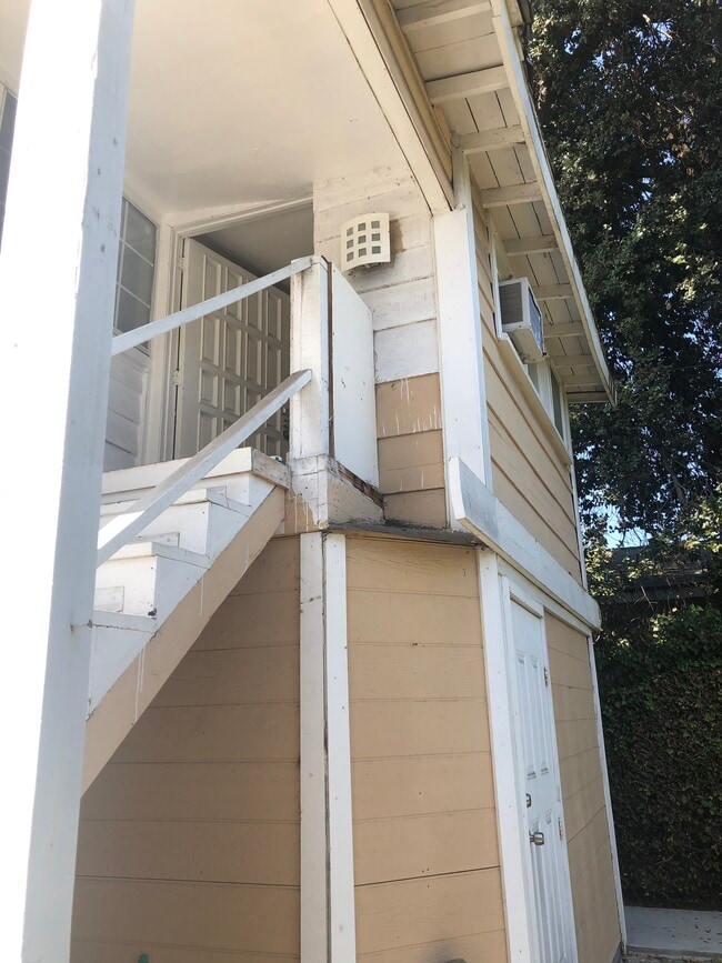 Building Photo - 6142 Oak Ave Unit 6142 Rental