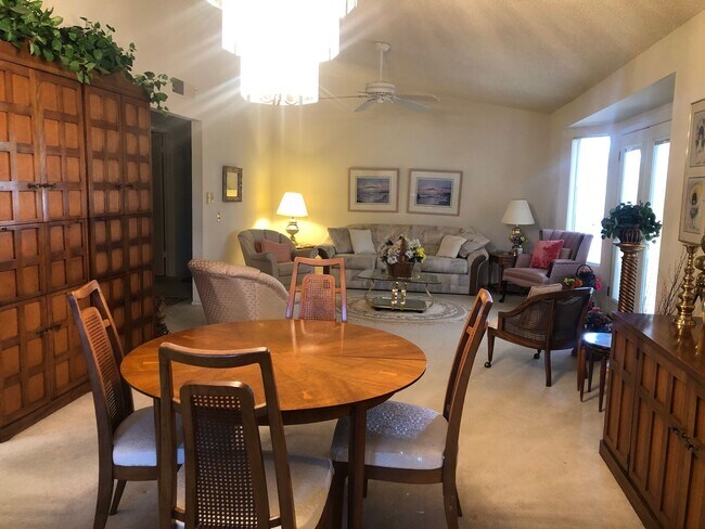 Photo - 923 Leisure World